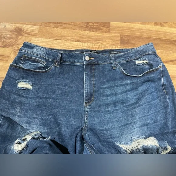 Judy Blue Boyfriend Fit Ripped Jean 22W - Picture 4 of 9